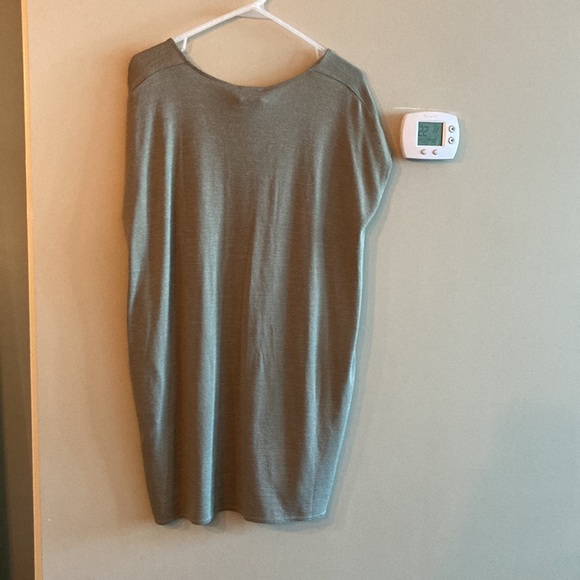 Aritzia dress/ tunic, XXS fits big - Picture 4 of 4